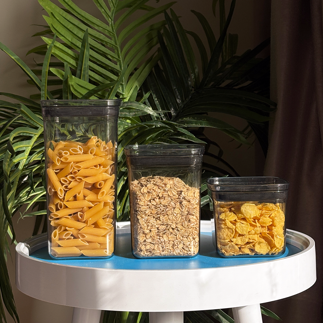 Squared Acrylic Food Storage containers with Plastic lid (Set 3 Pieces)